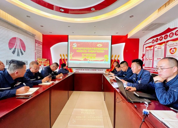 031688365377277992.jpg 生产党支部宣讲01.jpg