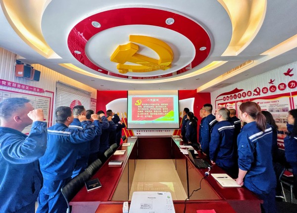 031688365424204860.jpg 生产党支部宣讲02.jpg