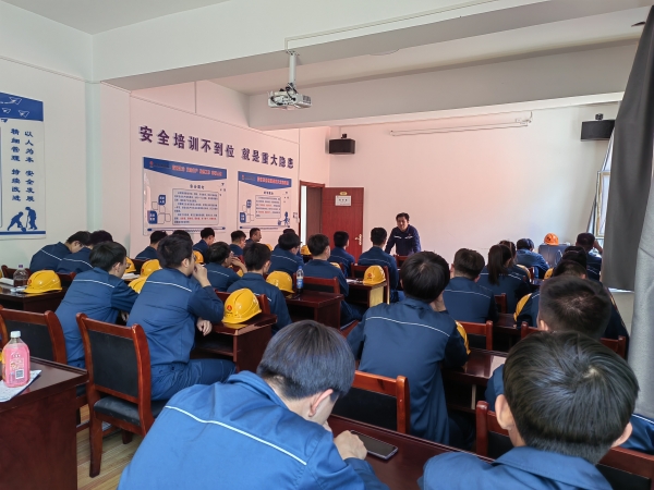 211689930167161578.jpg 政策宣贯03.jpg