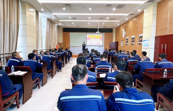 261690362384120406.jpg 总结会 (1).jpg