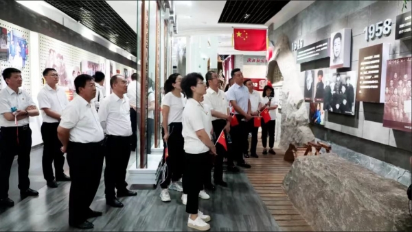 281690503061703920.jpg 纪律宣传月03.jpg