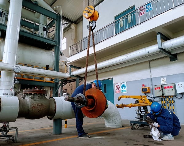 061693988660172236.jpg 供热检修01.jpg