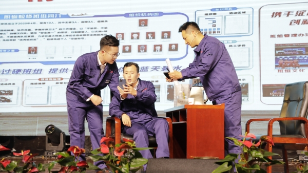 281695887389333577.jpg 中秋晚会04.jpg