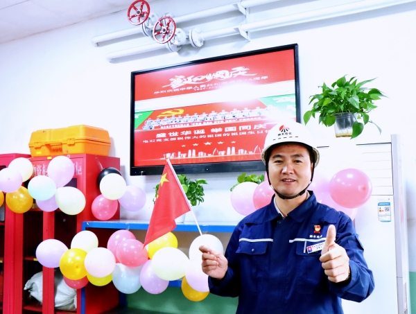 011696152541471415.jpg 集体生日02.jpg