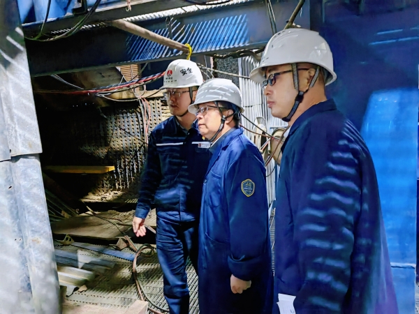 031696322465693859.jpg 纪委检查02.jpg