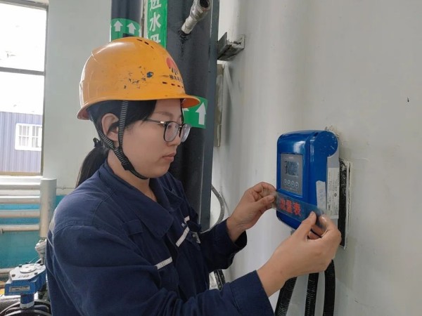 061696590663130349.jpg 坚守2.jpg