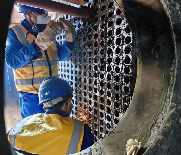 271698408854897067.jpg 赞歌02.jpg