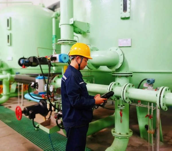 271698408864147166.jpg 赞歌03.jpg