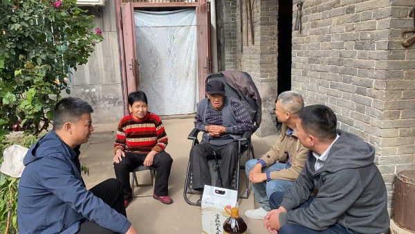 301698624611212672.jpg 重阳节慰问02.jpg