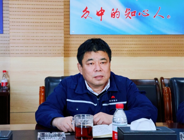 241700817123145932.jpg 面对面(三)02.jpg