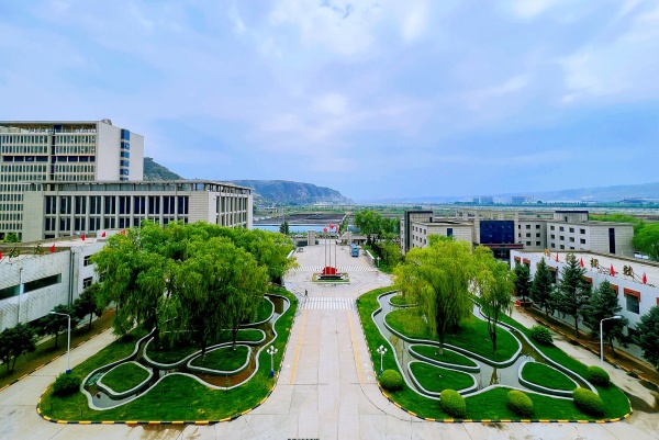 051704449451176573.jpg 国家级绿色工厂 02.jpg