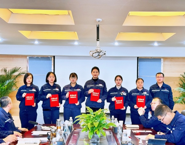 201710926560106466.jpg 表彰 (3).jpg