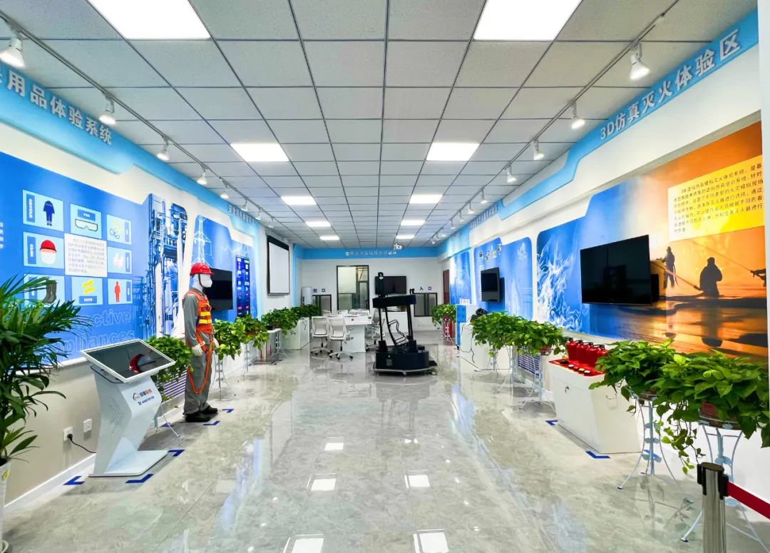 271748306042871680.jpg 640.jpg