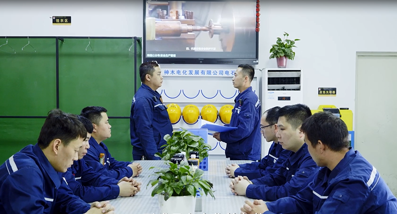 101749516056138796.png 640 (1).png